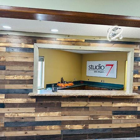 Studio 7 On Main West Fargo Εξωτερικό φωτογραφία