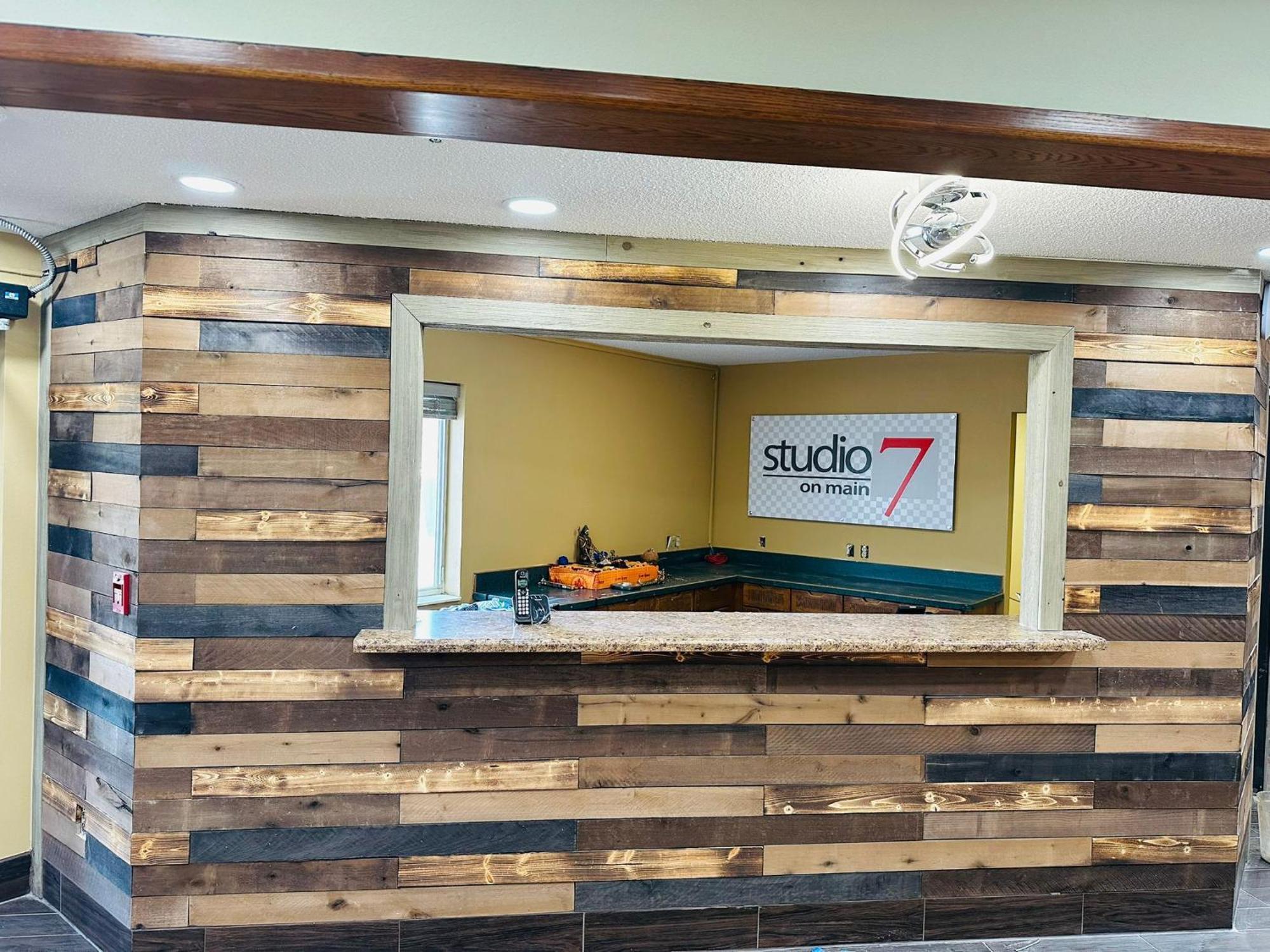 Studio 7 On Main West Fargo Εξωτερικό φωτογραφία